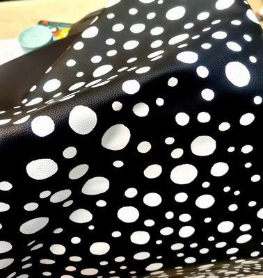 Polka Dot PU ผิวหนังเท็จ ผัดนุ่ม ด้านล่าง ผิวหนังผ้าพอลิอุเรธาน