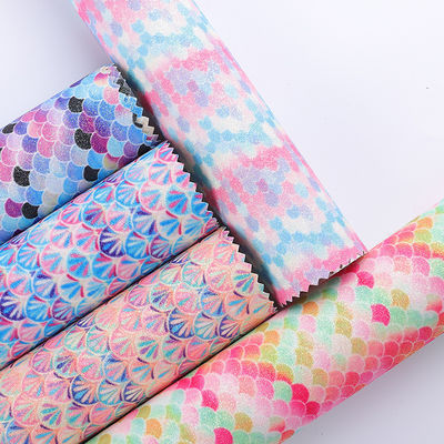0.5 มิลลิเมตร Glitter PUหนังแปรง Mermaid ปลา Scale PUหนังเทียม