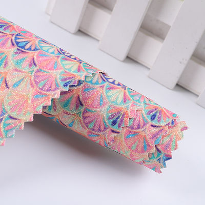 0.5 มิลลิเมตร Glitter PUหนังแปรง Mermaid ปลา Scale PUหนังเทียม