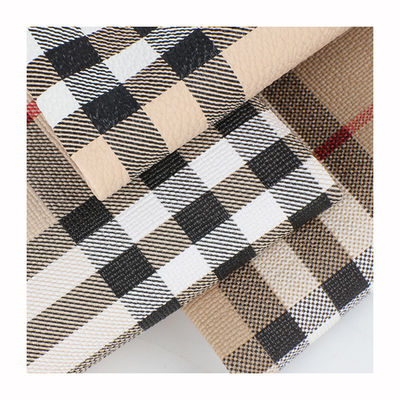 ผ้าใบคลาสสิค Plaid พิมพ์หนังปลอม สําหรับกระเป๋าผ้าผ้าใบผิวหนังสังเคราะห์ PVC
