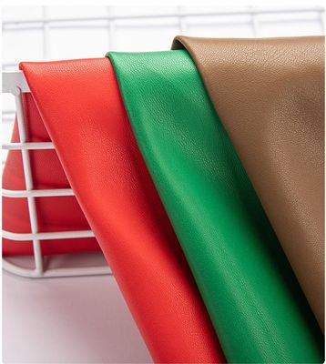 เสื้อผ้าโปรตีนที่กําหนดเอง เสื้อผ้าหนัง PU สามารถซักได้ ความหนา 0.7 มม