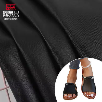 ขายปลีก Double Brushed Backing Pvc หลากหลายรูปแบบคัดลอก เนื้อหนังสังเคราะห์เทียมสําหรับกระเป๋าโซฟา วัสดุหนังเทียม