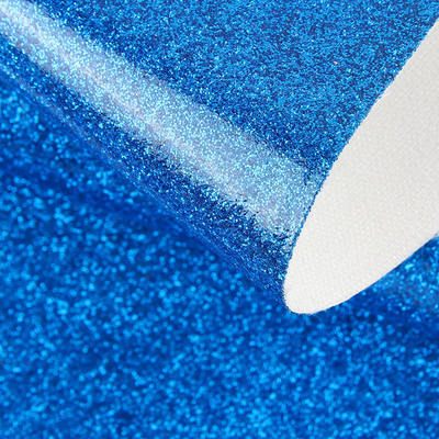 ผิวหนังเคลือบ PU ผ้ากระจ่างสําหรับรองเท้า บัวงานฝีมือหนังเท็จหนังสังเคราะห์ กันน้ํายืดสําหรับโซฟา