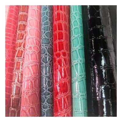 รูปแบบหินกระจ่างสูง สีหนังสังเคราะห์ Pvc รูปแบบสัตว์ รองเท้า กระเป๋าและกระเป๋าผ้าหนังเทียม