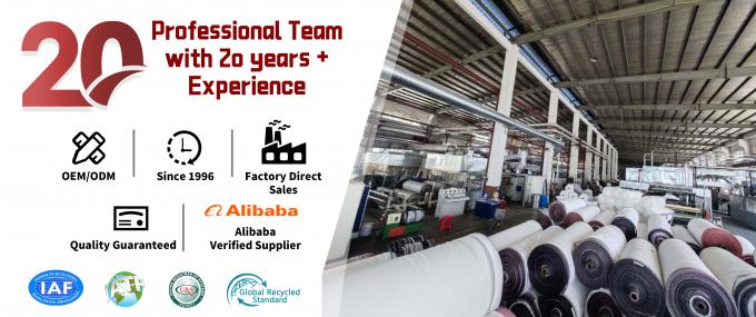 ผิวหนังเคลือบ PU ผ้ากระจ่างสําหรับรองเท้า บัวงานฝีมือหนังเท็จหนังสังเคราะห์ กันน้ํายืดสําหรับโซฟา 0