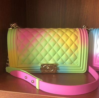 PU Rainbow Letter Print Magazin Design สิวสังเคราะห์ กันน้ํา เนื้อหนังเทียม สําหรับกระเป๋าเดินทาง เฟอร์นิเจอร์เครื่องสําอาง/โซฟา 13